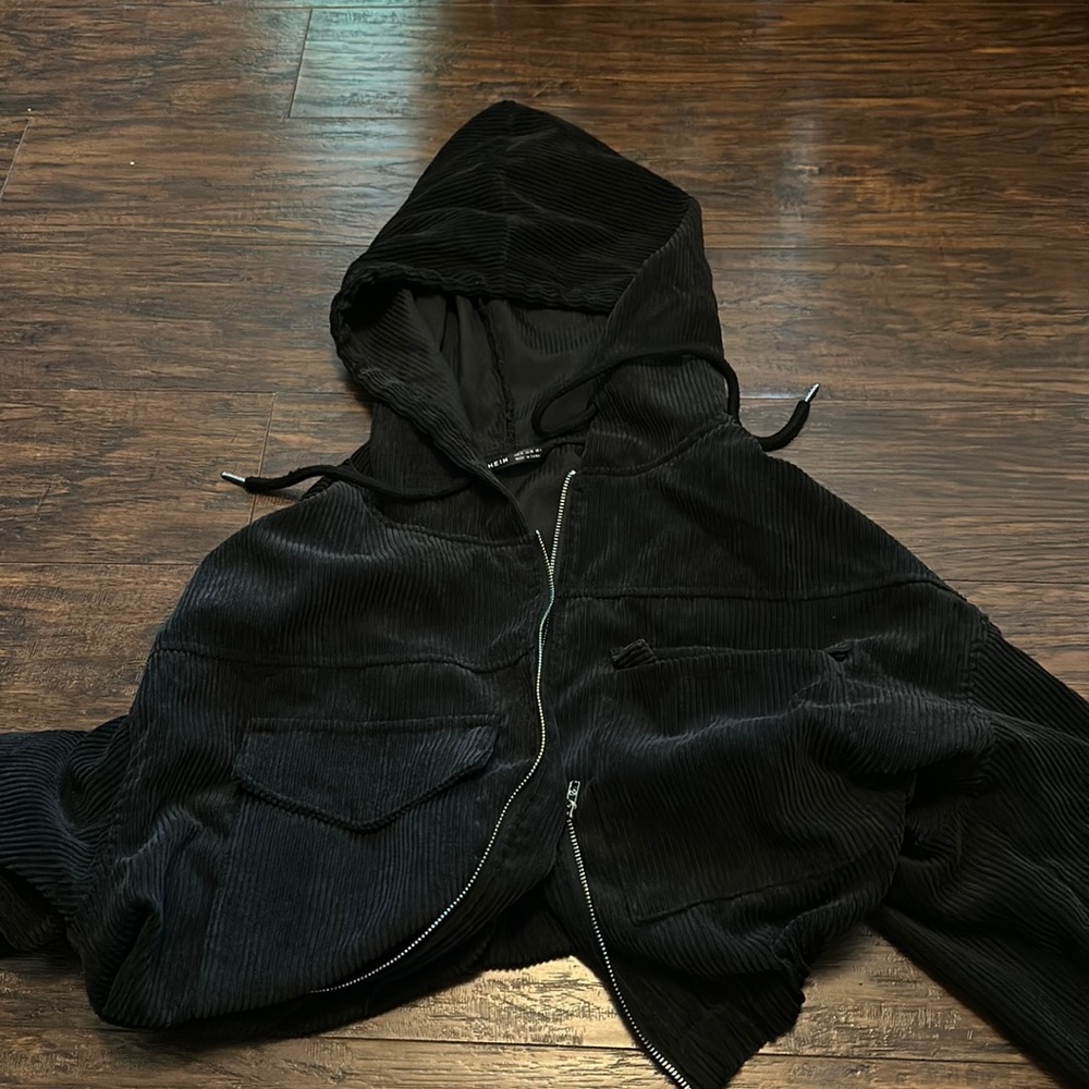 black zip up jacket
